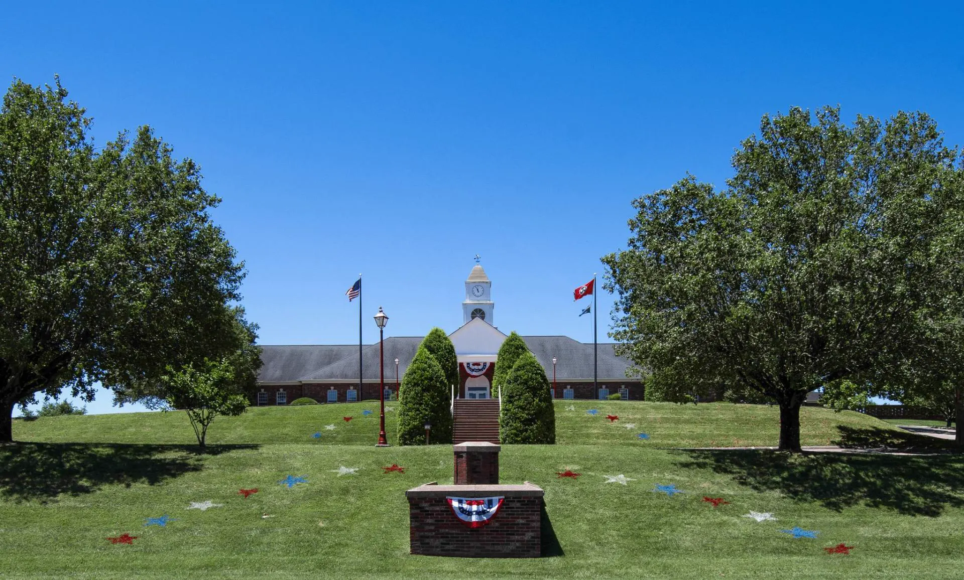 Roofing services in Spring Hill, Tennessee